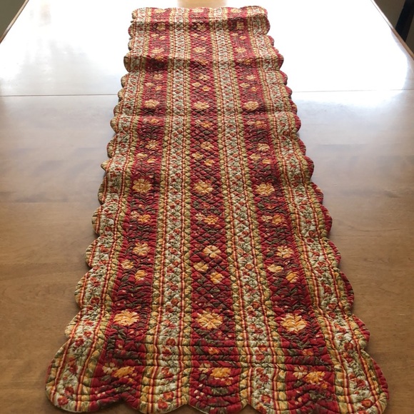 Reversible table runner - Picture 3 of 4